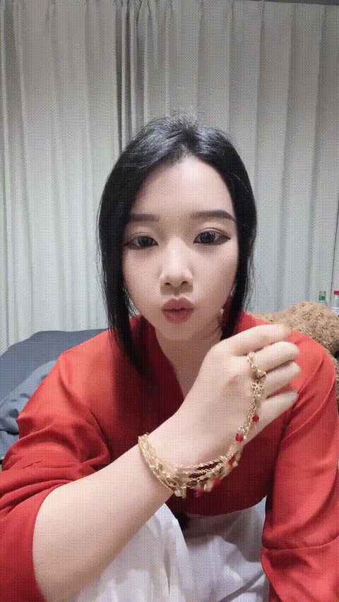 绝美古装女神【七擒孟获】美乳又圆又挺 丝袜美腿 翘臀美鲍 骚爆了 硕大阳具猛插 过瘾_.gif