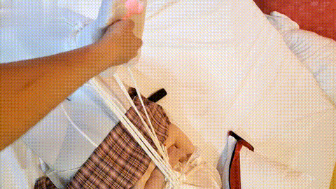 白丝少女的跳蛋调教_p80.gif