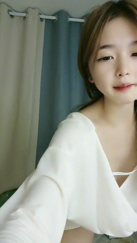 高中生_萝莉_抖音_主播_【#小鱼塘】颜值女神自慰诱惑_粉嫩小穴白浆好多_半糖直播_4_p6.gif