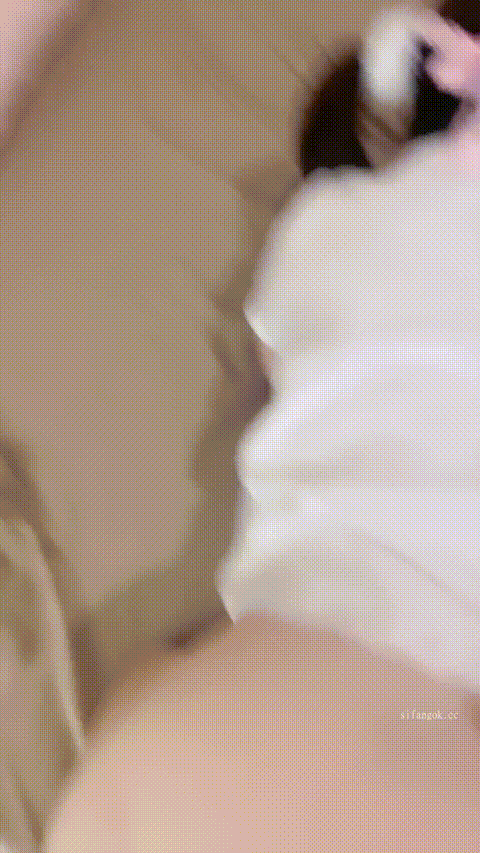 巨乳卡哇伊【卡哇伊06】超大肥臀 无套爆菊 啪啪 射屁股 道具自慰 狗链 尿尿 夹奶头 真爽.gif