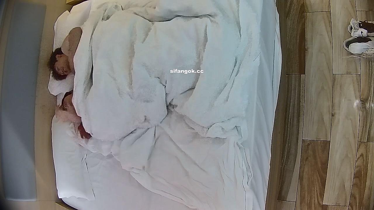 j-5-30情趣酒店 清纯丰满小女友 很骚 男友先扣 女友感觉来了啪.mp4_20260531_173852.3.jpg