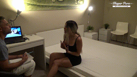 Busty Lisa Gali Agreed For Extra Service_p5.gif