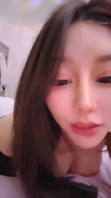 ⚫️新品福利，女神好久不见，夜场火辣DJ【孞冬】喷xue魔鬼身材，AV棒震豆自慰_start59.gif