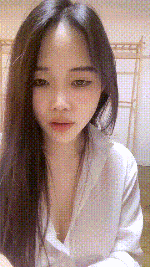 【甜奶昔】大奶子校花女神！白虎馒头一线天_11_p5 (2).gif