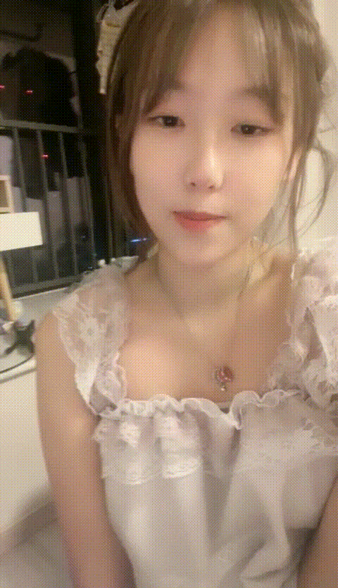 超高颜值黄播美女 黄播行业现象级美女 落九川小川是个美女漫画川 超长10小时合集 第一.gif