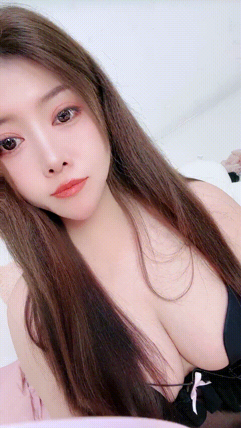知性反差【知南】看着很御但是说脱就脱 长腿配大奶在镜头前摇曳跳舞 浅浅的黑森林充满.gif