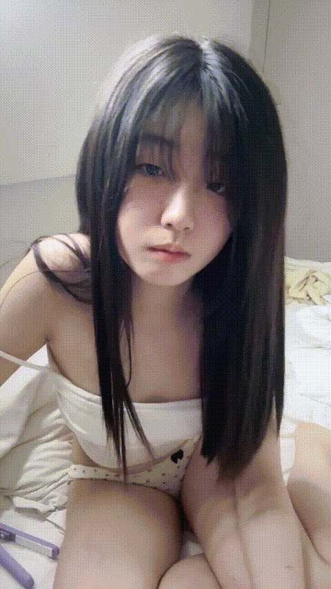 新人 最正宗校花 好纯好美啊【初楚宝贝】极品美乳又白幼嫩 逼逼超粉 扣穴自慰 爽 (3)_.gif