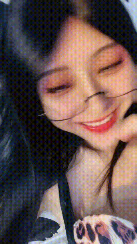 蘸点蜜桃酱_20260219_202502_p60_compressed.gif