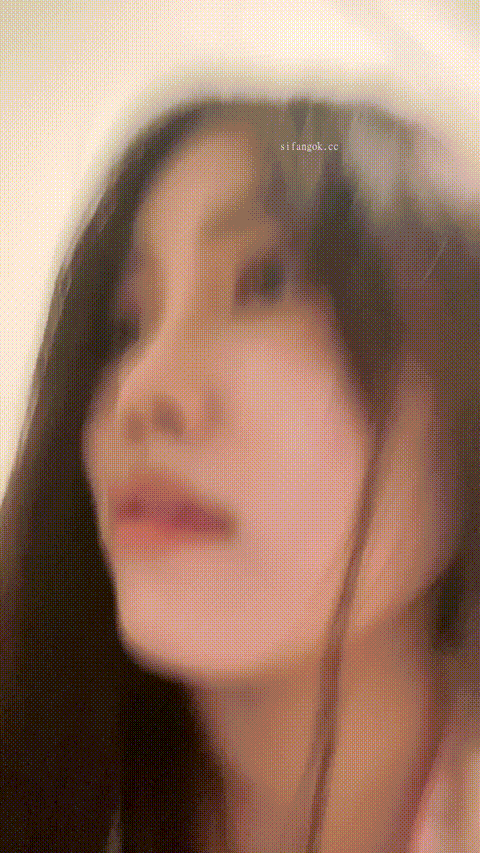 G奶女神【月亮躲在云朵】这个大蜜臀是最好看 无毛嫩逼又粉又嫩 真想舔一舔 大鸡巴自慰.gif