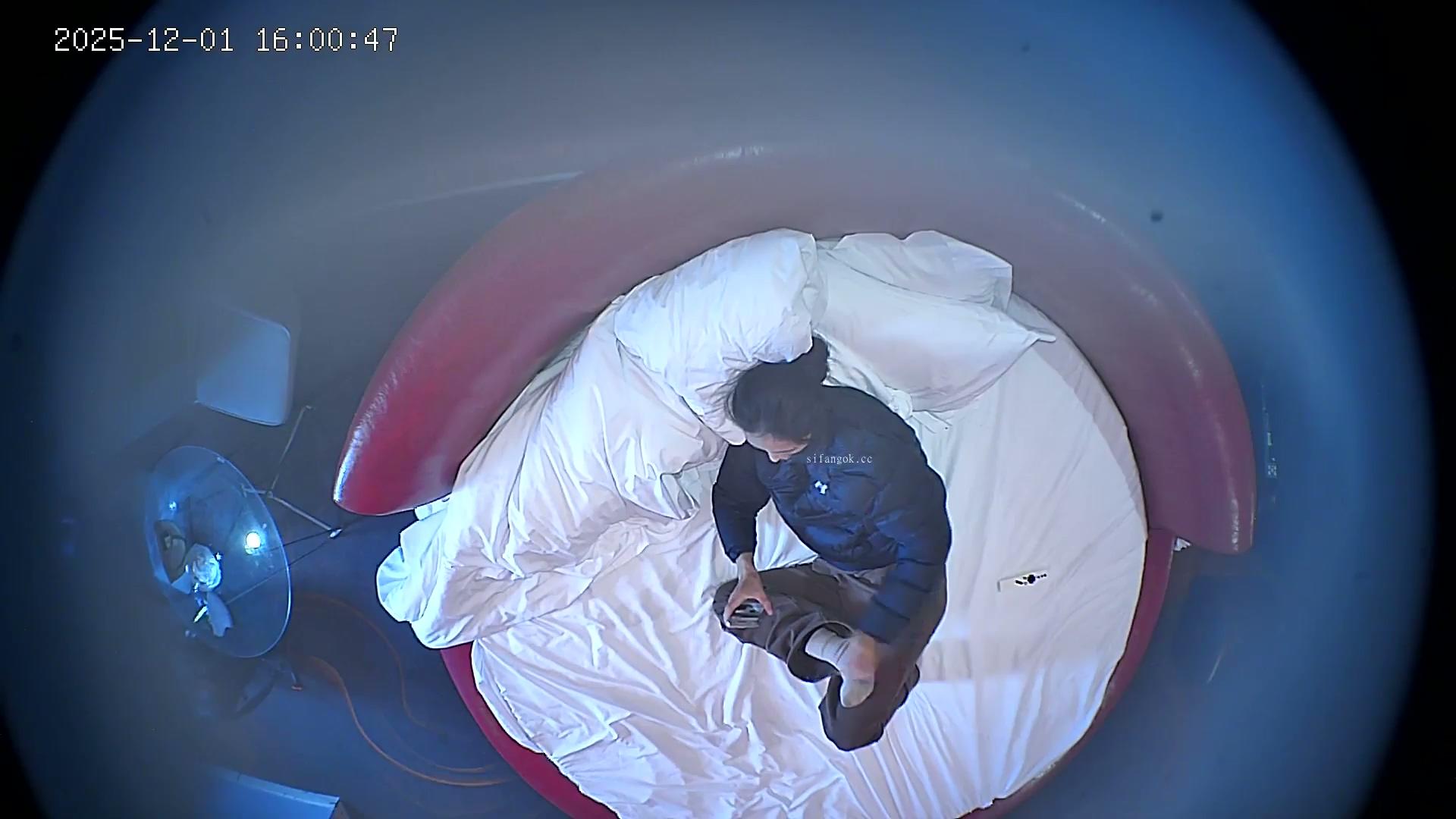 2.mp4_20251206_130456.763.jpg