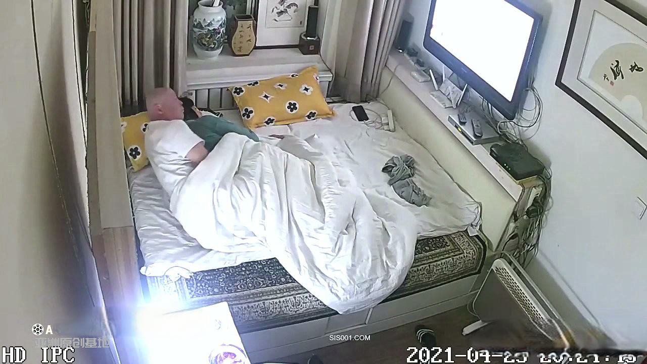 湖北光頭父女亂倫門完整版+未流出版大放送！漂亮的女兒真淫盪 (2).mp4_20260516_21185.jpg
