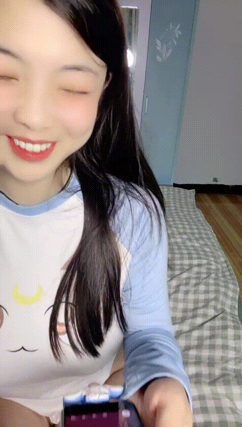 #哎哟团团_e8omg_p80_compressed.gif