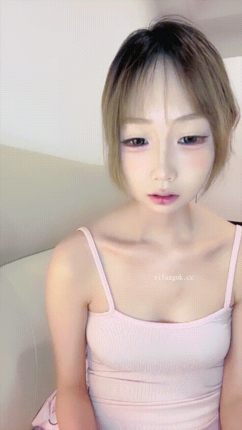 尤物学妹【生椰拿铁加冰】极品奶子粉嫩美鲍 道具自慰白浆渗出罕见无套啪啪 吃鸡后入尿.gif