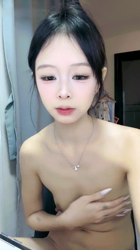 反差少女【妈妈886】极品校花下海 真是美到极致 外表清纯超淫少女天天要被炮友内射731.gif