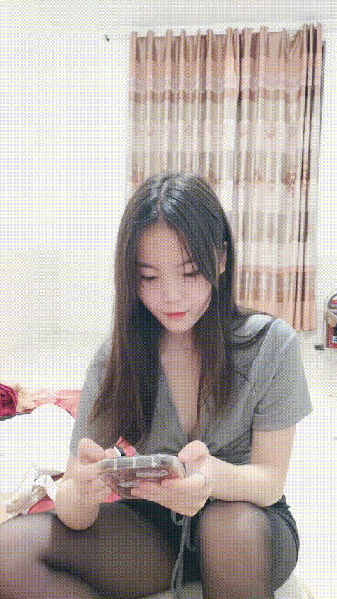#大一学妹赚生活费__p80_compressed.gif