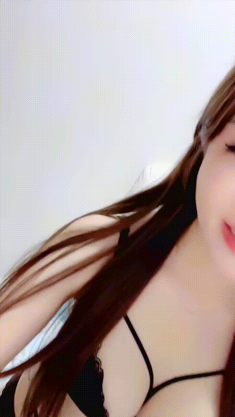 颜颜爱睡觉_20260306_160055_p80.gif