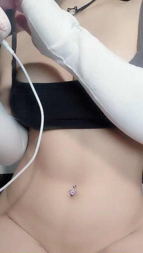 耿秀_美乳白虎嫩穴御姐主播_半脸直播骚舞贴屏特写_视频合集26部_20_p20_compressed.gi.gif