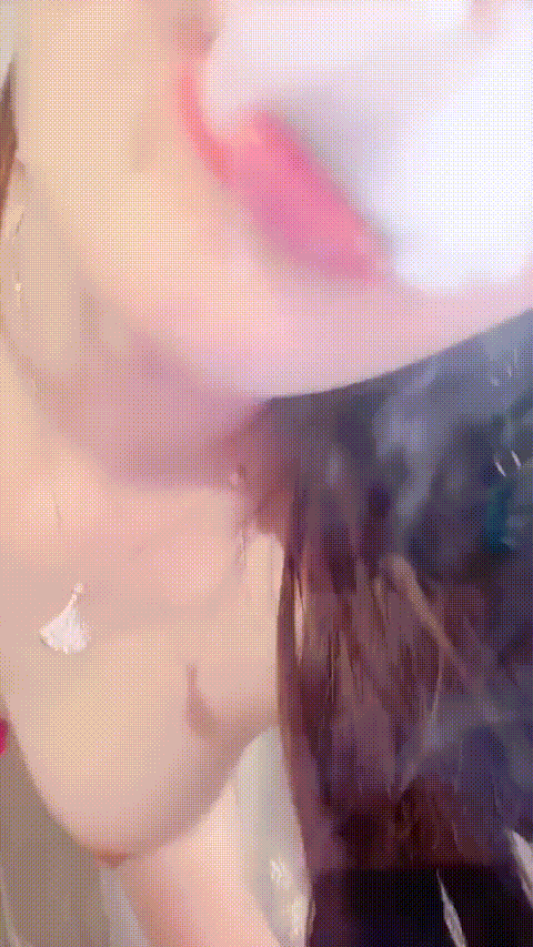 最美女神【贤】舌姬美人 白皙Q弹巨乳 白嫩酮体长腿翘臀逼逼又粉又嫩跳蛋对屏自慰激情.gif