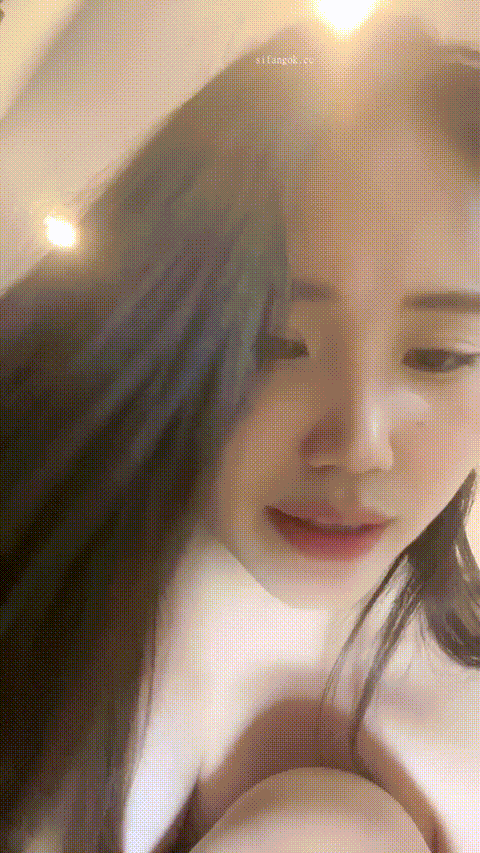 G奶女神【月亮躲在云朵】这个大蜜臀 是最好看 最舒服的 馒头美鲍自慰喷水 (7)_p60_com.gif