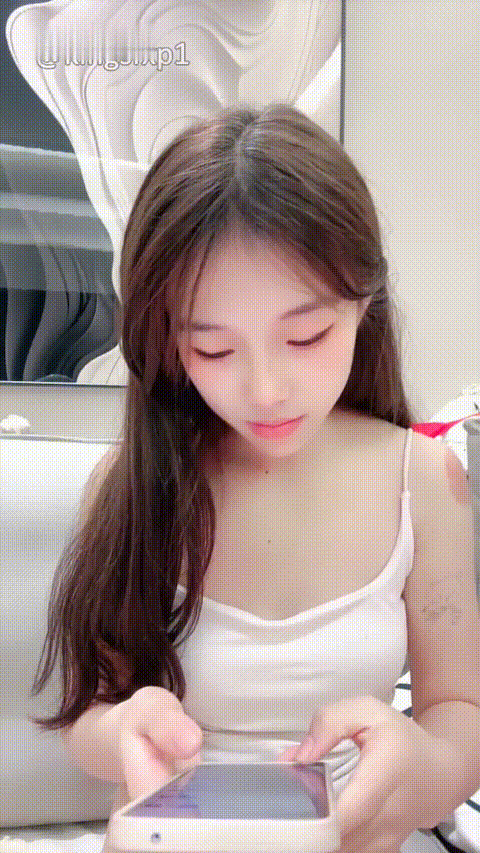 骚甜妹_吧啦_20260211_175615_p5_compressed.gif