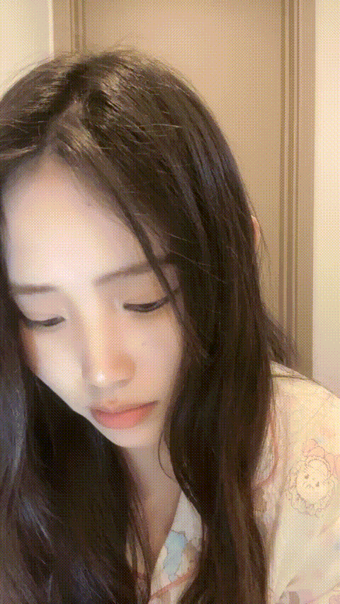 G奶女神【月亮躲在云朵】这个大蜜臀 是最好看 最舒服的 馒头美鲍自慰喷水 (5)_p5_comp.gif