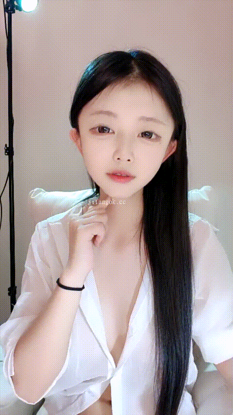 超人气学妹【小奈美美】绝品尤物 大屁股嫩穴 美乳长腿性感女神 超强尺度大屌狂插抠逼.gif