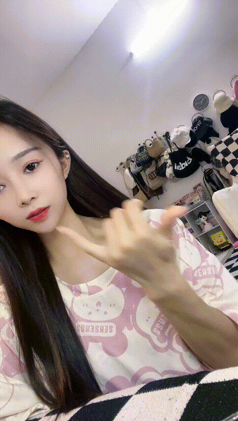 vlc_record_2023_06_12_19h00m16s_cx___p40.gif