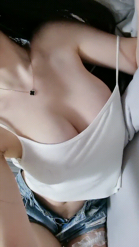 #樱岛可奈__3_1_9oyds_p80_compressed_compressed.gif