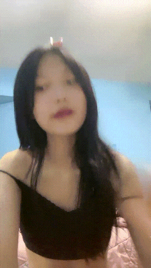 苗条美少女新人，贫乳瘦弱全裸热舞，搔首弄姿特写私处掰开阴户看户型_p5 (2).gif.gif