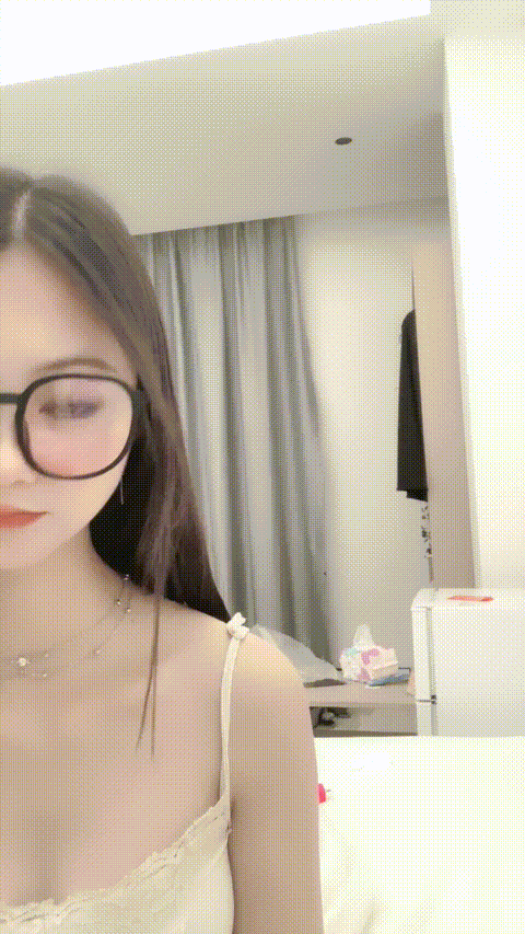 乖乖糯糯 纯欲巅峰【坚果的壳】超漂亮的蜜桃臀 大奶美乳 完美翘臀 粉嫩逼逼 大鸡巴插.gif