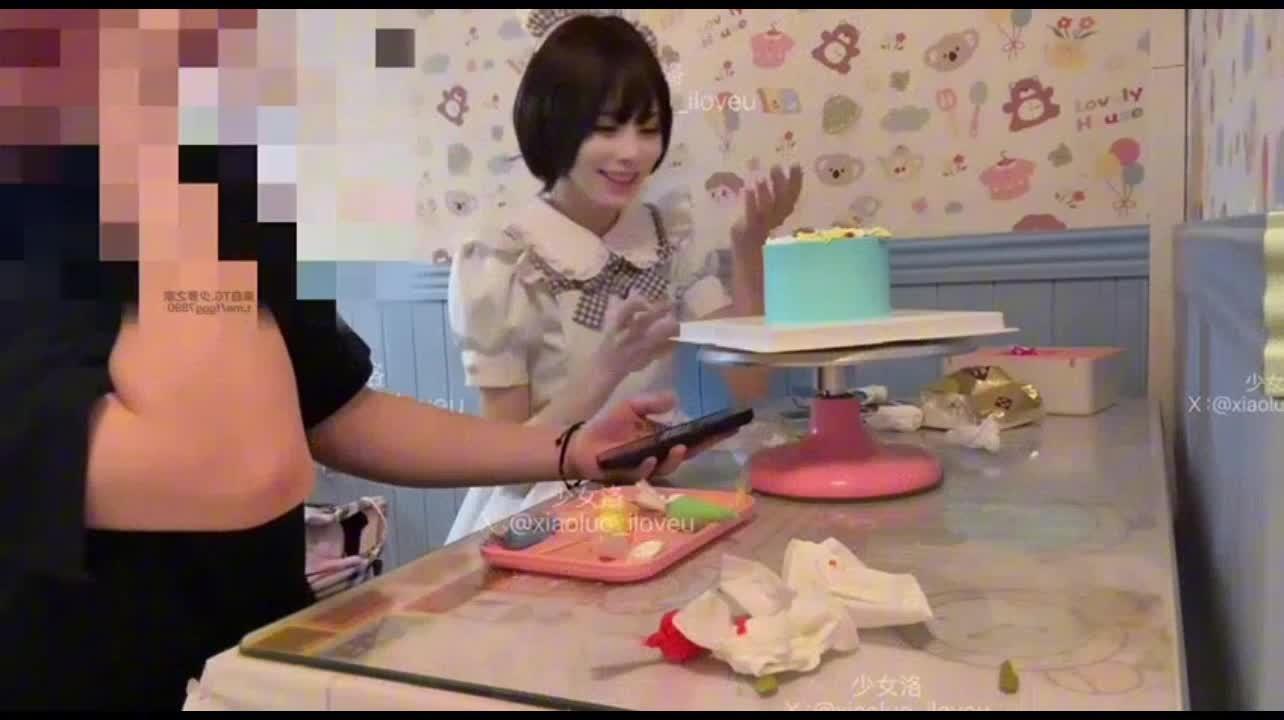 008-✅极品颜值小姐姐 约会小哥哥，妹妹身上全身青春的气息，玩的开放的开 才能彻底的.jpg
