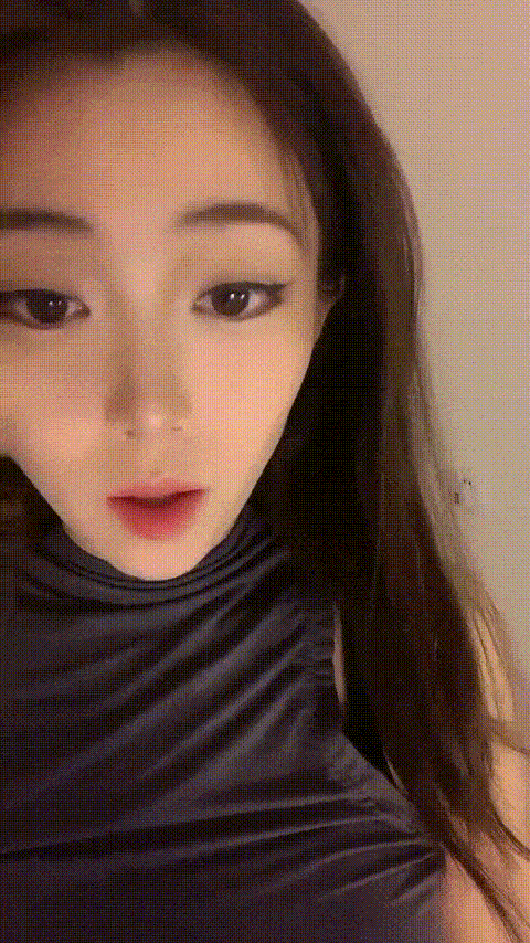 多彩美蛇蛇闺蜜-甜心妮可(萄)直播生涯秀剪辑合集_p20 (2).gif