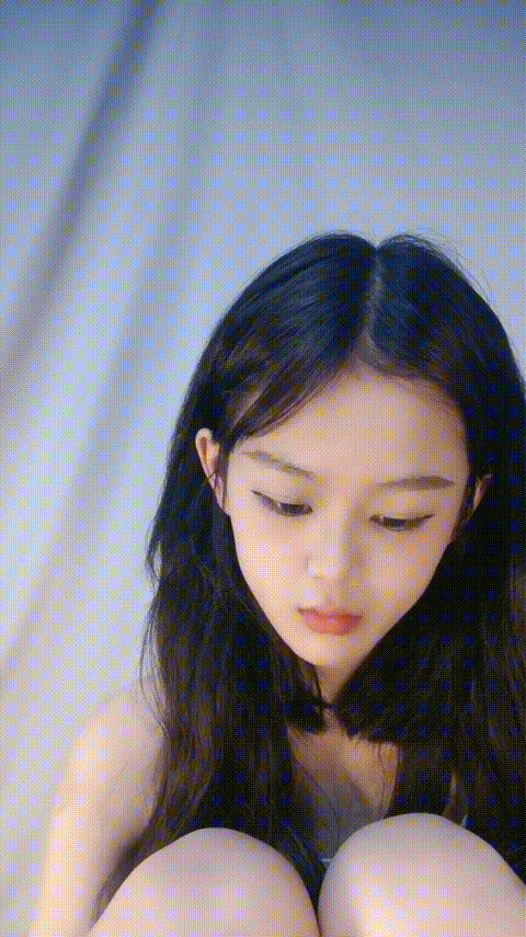 小易的so啵啵_20240415-165936-967_p5.gif