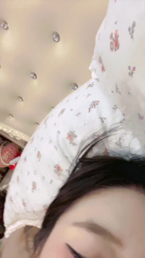 流口水老婆 573512745__ 0106-202317_p80_compressed.gif