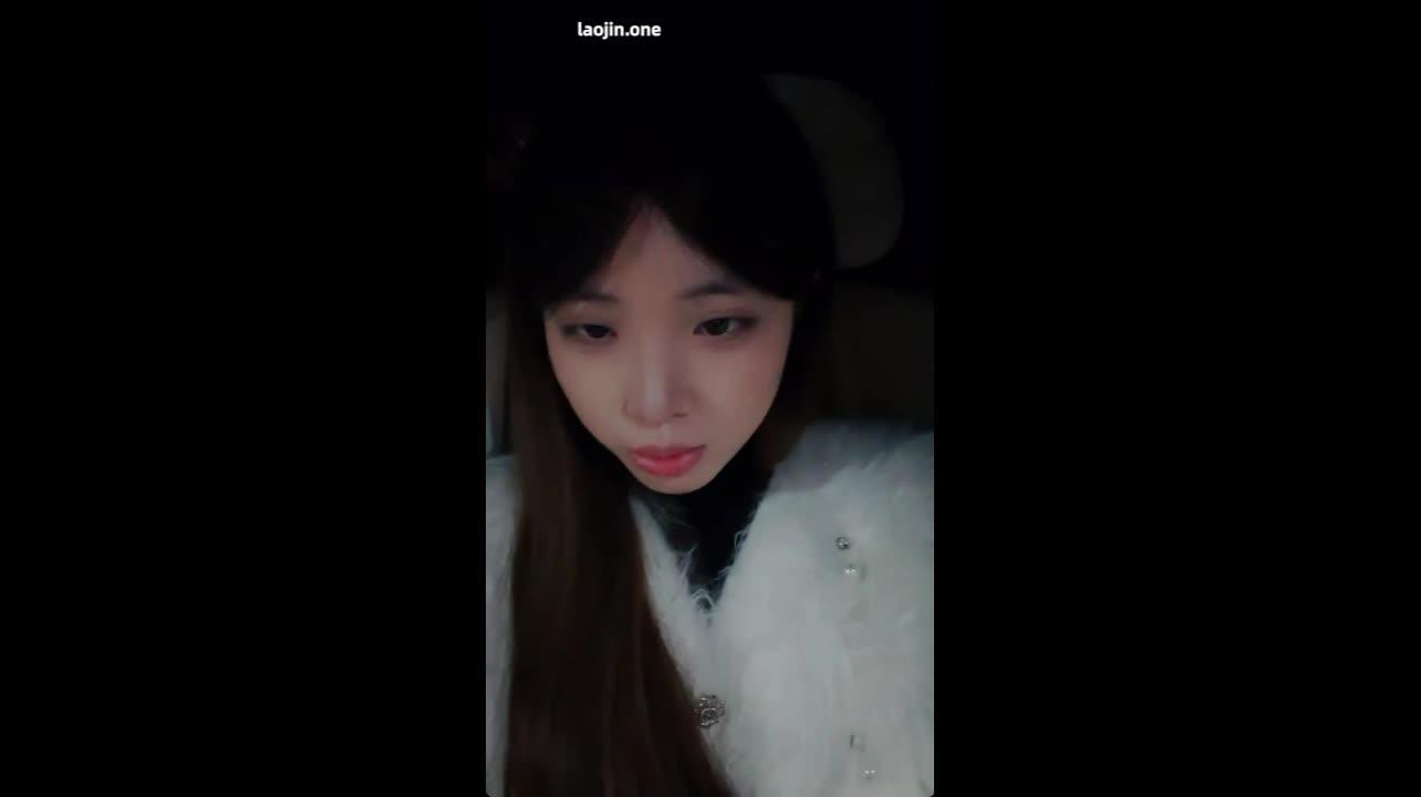 017-大三学生妹爱约炮【柚子】图书馆的厕所里，和炮友来一发，不过瘾，驱车前往酒店，.jpg
