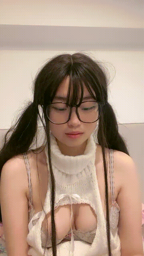 菠萝果酱__4_1_tjyr8_p80_compressed.gif