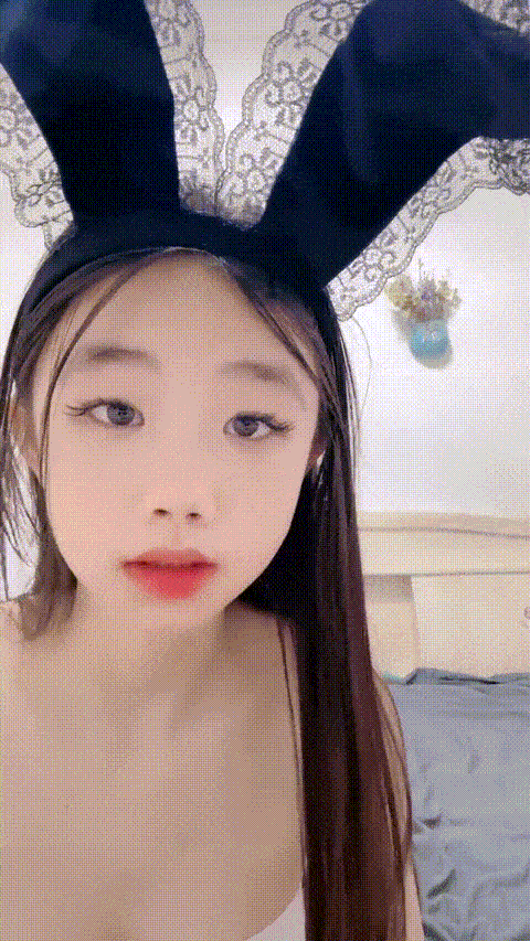 小云慢吞吞   美少女  道具自慰 (5)_p20 (2).gif