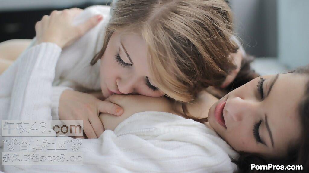 teen-lovers-lexi-bloom-and-sensi-pearl-kissing-and-grinding-during-lesbo-sex_3.jpg