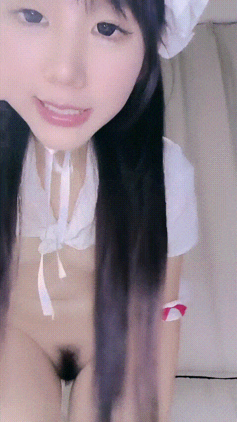 水枪喷_网红_女仆黑丝白丝应有尽有的学妹_道具自慰_3_p20 (2).gif