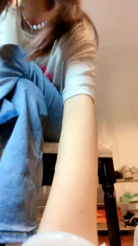 西怡S - 第一视角白棉袜盯射_p40_compressed.gif
