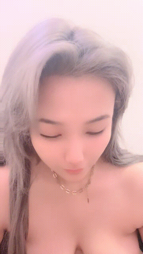 53718627_大尺度深夜霏妮_p20_compressed.gif
