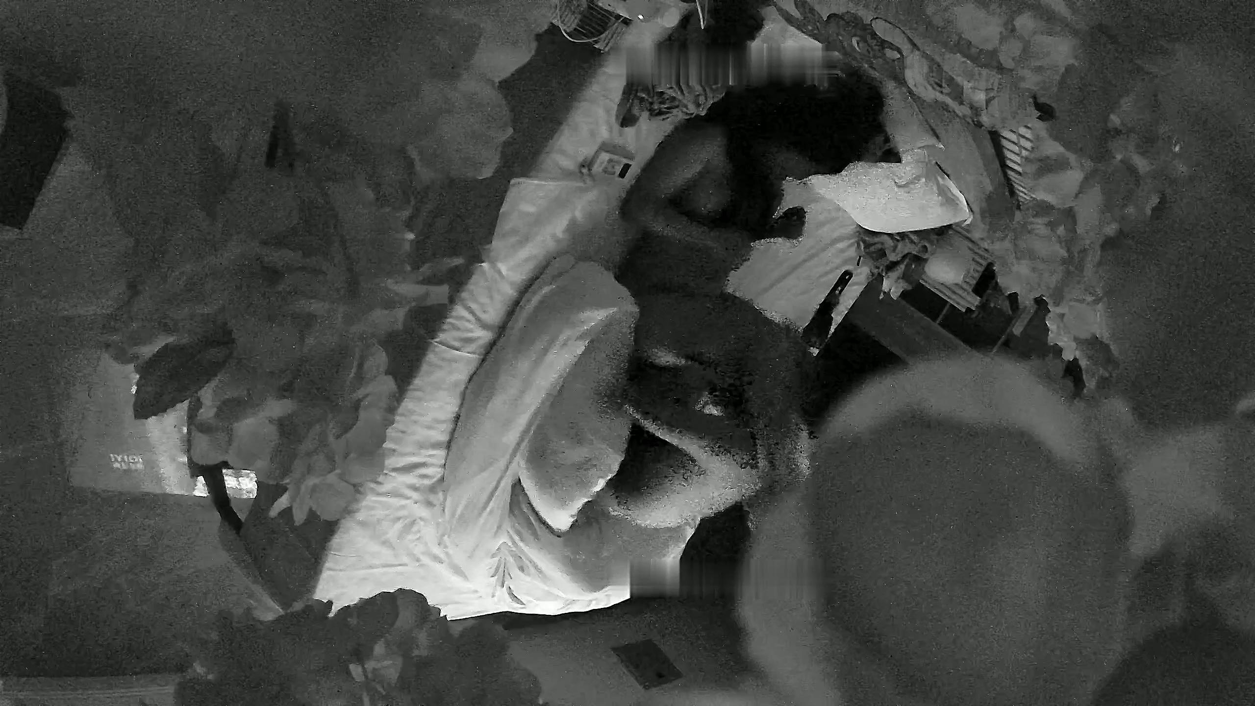 ，【校园小情侣假期开房】，毫无节制，一天干三炮，玩的还挺变态1 (2).mp4_20251113_1.jpg