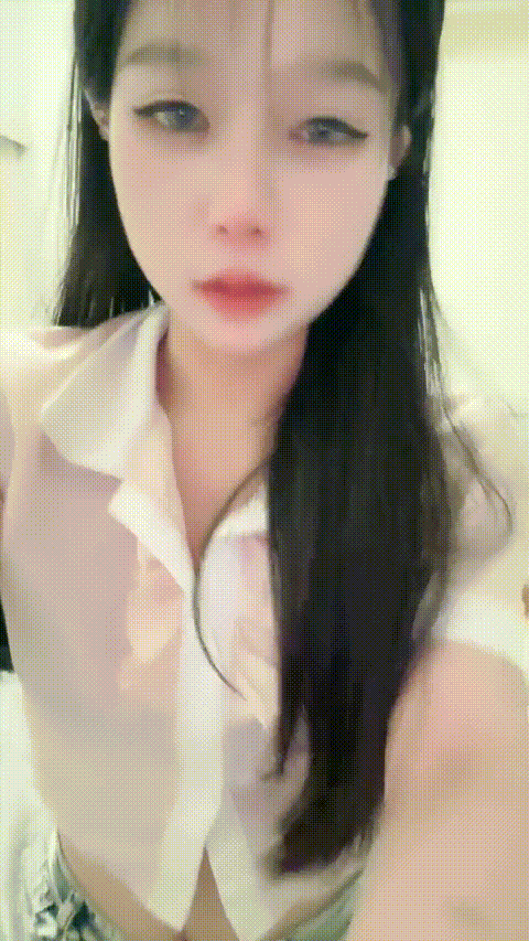 女神下海被干【今天草莓了么】舌吻吃鸡调教道具玩弄啪啪干爽 主动吃鸡骑乘后入样样精.gif