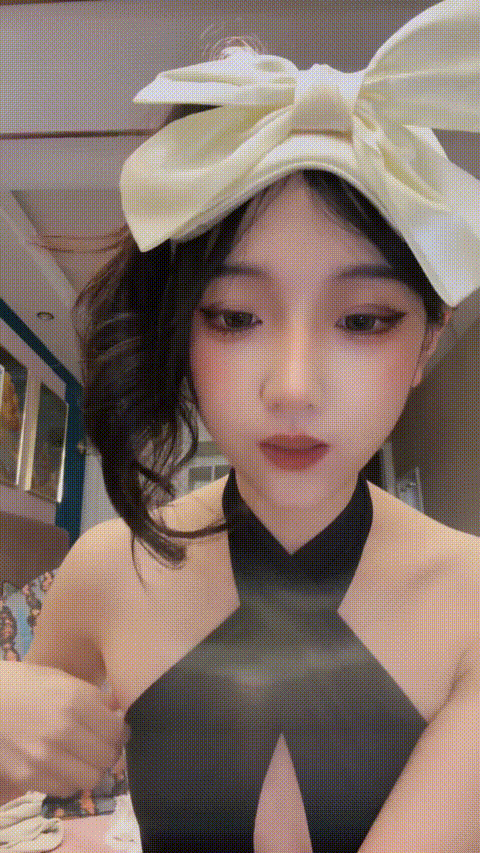 菠萝吹吹_20260213_132822_p5_compressed.gif