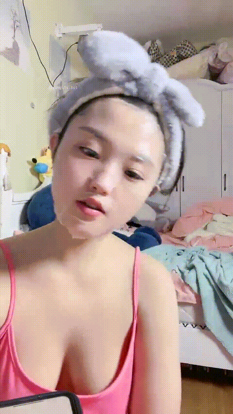 D杯小白_可爱学妹主播_露脸直播道具大秀合集9部_1_p80_compressed.gif