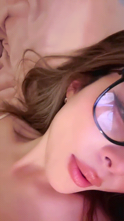 乖乖宝 1704569216_ 0103-231729_p5_compressed.gif