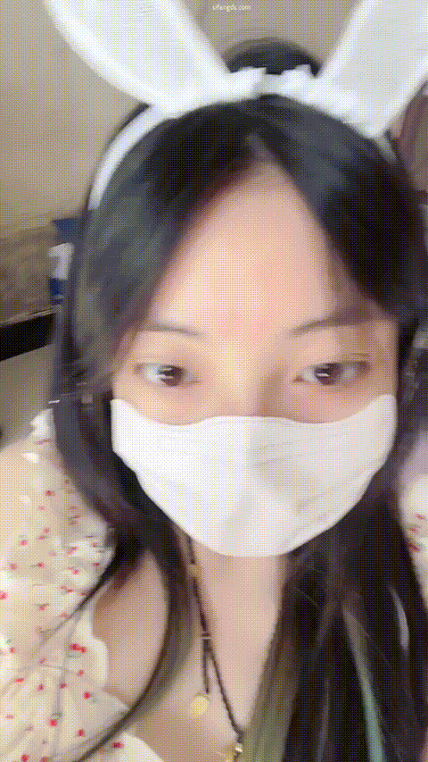 【18岁女孩】超萌小萝莉!_丝袜蜜桃臀道具自流白浆!_2_p20_compressed.gif