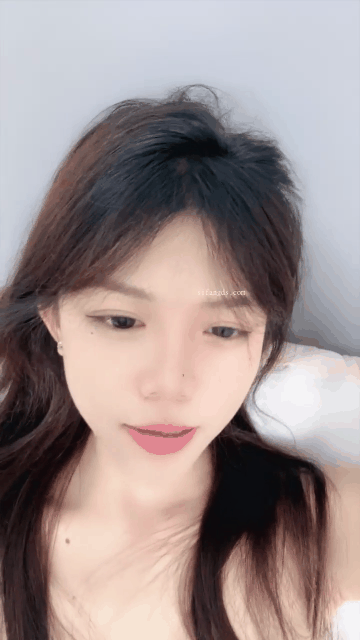 ❤️√ 闪闪发光的小嫩逼 绝对天花板的女神 人美逼嫩【咪咪酱】脱光光大秀_start3637s.gif