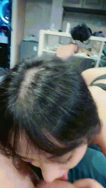 【菠萝吹吹】超美校花! 母狗属性主动吃鸡舔脚骑乘 啪啪内射 喝尿 太爽啦 叫声很销魂_s.gif