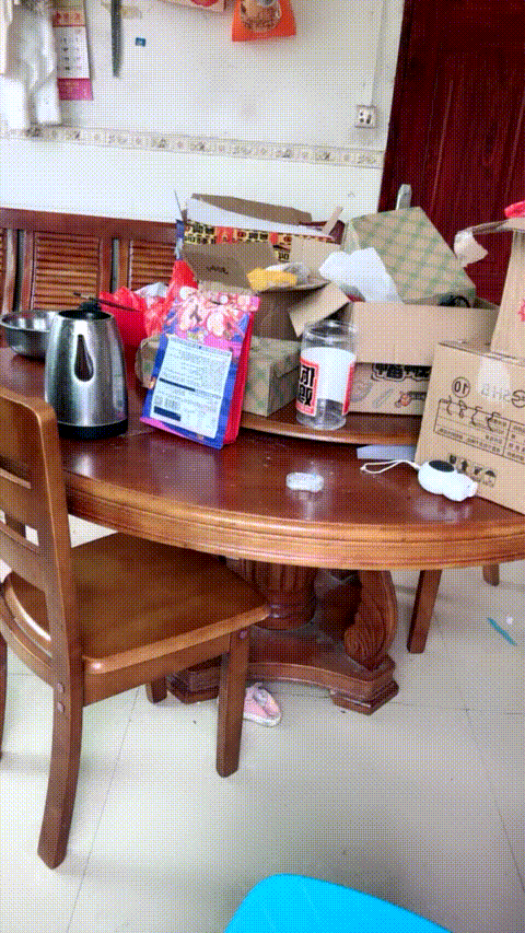 农村美少女【水嫩宝宝】甜心宝贝 清纯可爱 酒店开房 约炮小哥抱着屁股猛怼 无套后入冲.gif